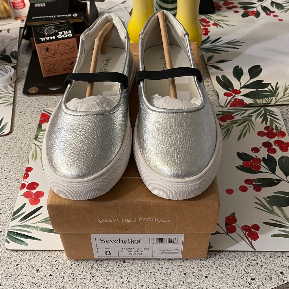 Seychelles Moon Child Silver Loafers with Black Strap